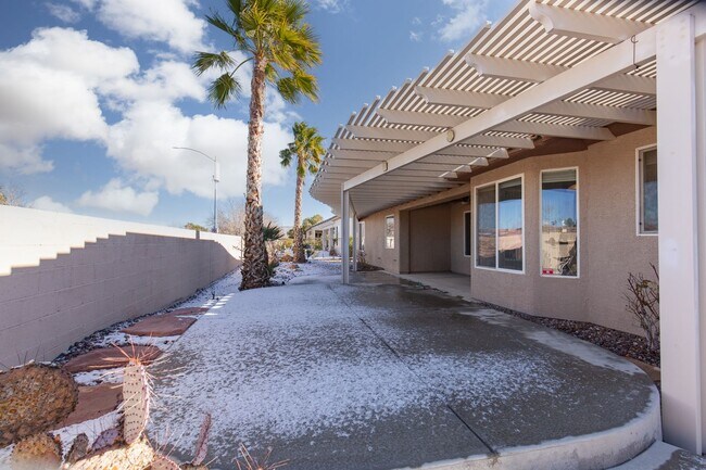 Building Photo - Beautiful Home With Casita in Sun City Anthem