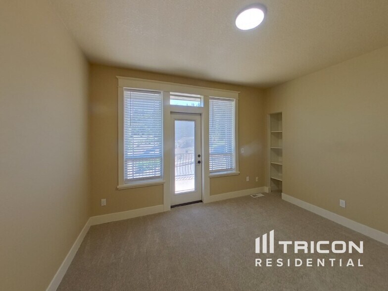 Building Photo - 11593 SE Waterleaf Dr
