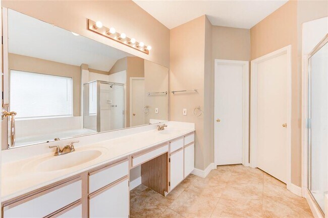Building Photo - 4814 Cotter Ln