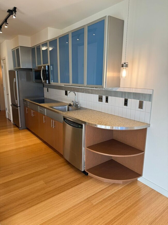 Building Photo - 1Bd/1Ba Seattle Condo