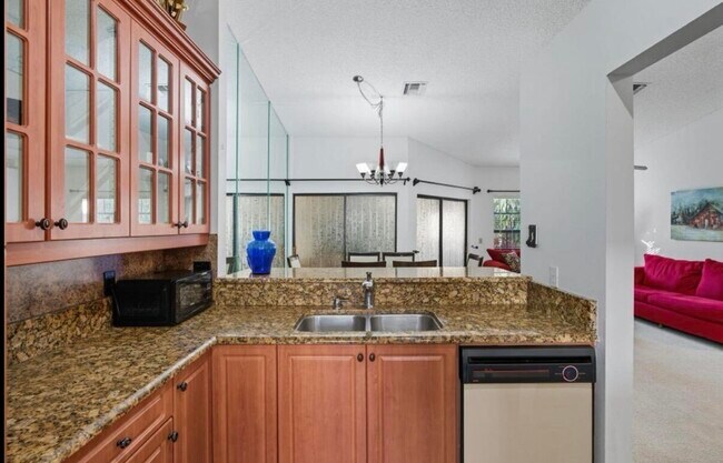 Building Photo - 13526 Fountain View Blvd