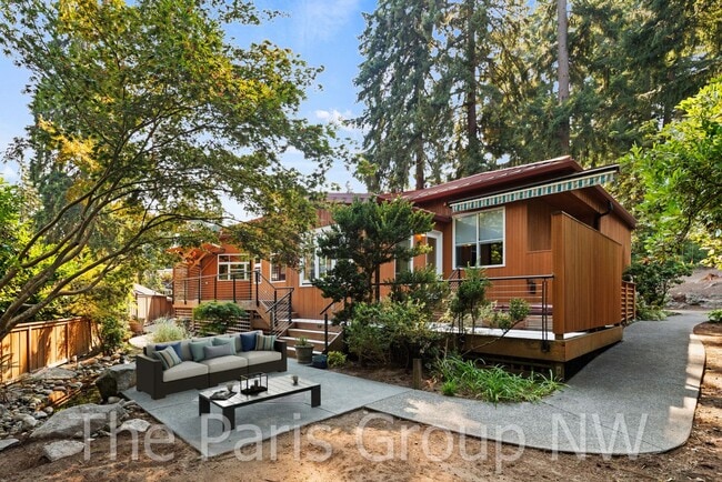Building Photo - Extraordinary Custom Enatai Home *4min to DT Bellevue *High End Finishes * Central AC *EV Charger