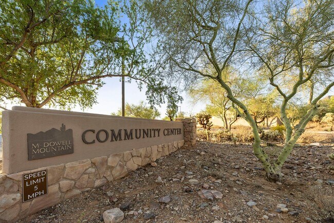 Building Photo - 11489 E Raintree Dr