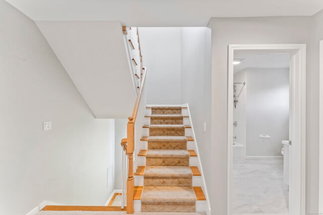 Building Photo - 4 Woods Way