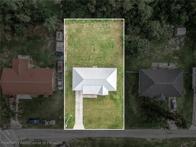 Building Photo - 2909 Mullet Ave