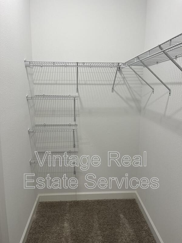 Building Photo - 1712 Roseville St