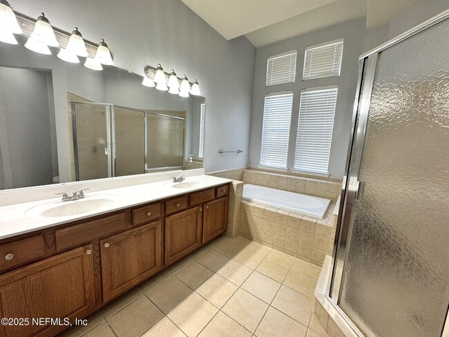 Building Photo - 2017 Pond Ridge Ct