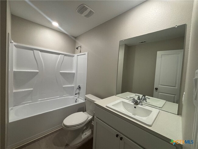 Building Photo - 321 Bertram Oaks Dr