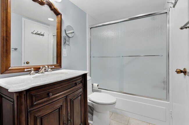 Building Photo - Dupont Condo | 1 Bed | 1 Bath | 780 Sf | Private Balcony | Parking Rental Available at Additional...