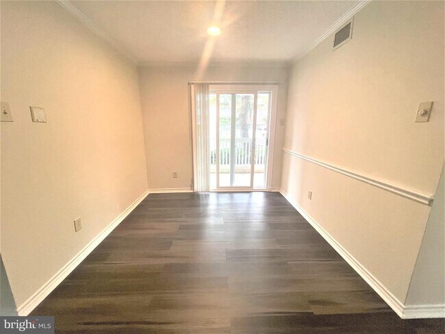 Building Photo - 1505 Lincoln Way
