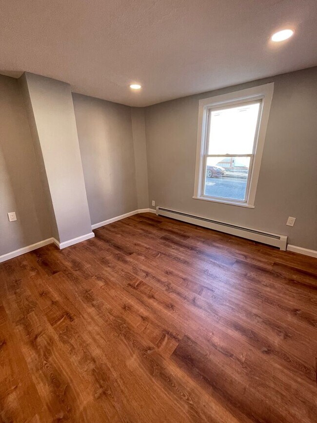 Building Photo - 57 Van Ness St