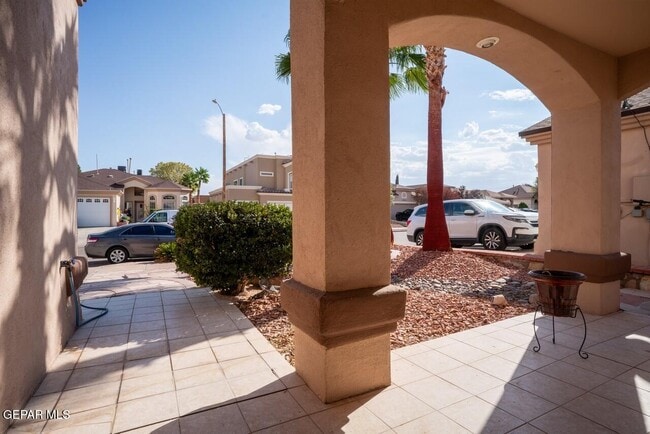 Building Photo - 12421 Tierra Encino Dr