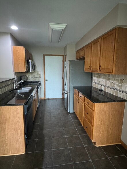 Building Photo - 10549 Wakefield Ln