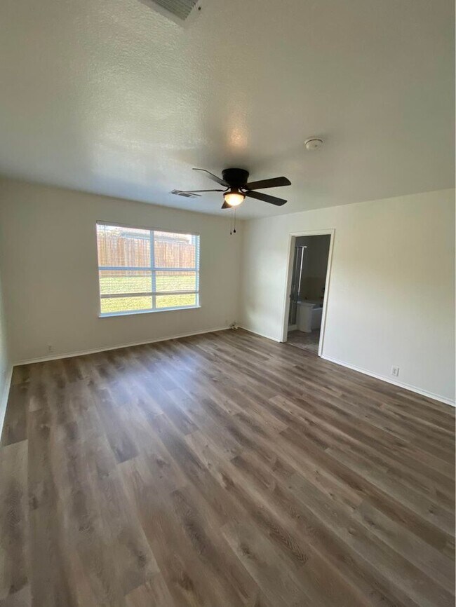 Building Photo - 4529 Blue Jay Ln
