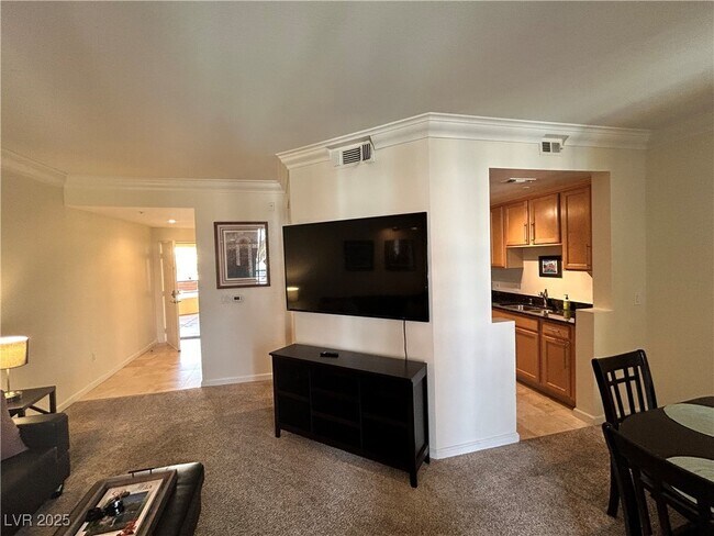 Building Photo - 210 E Flamingo Rd