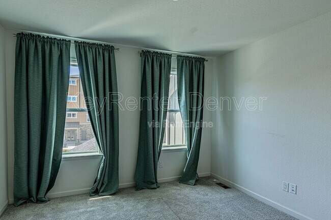 Building Photo - 5415 W 97th Ave