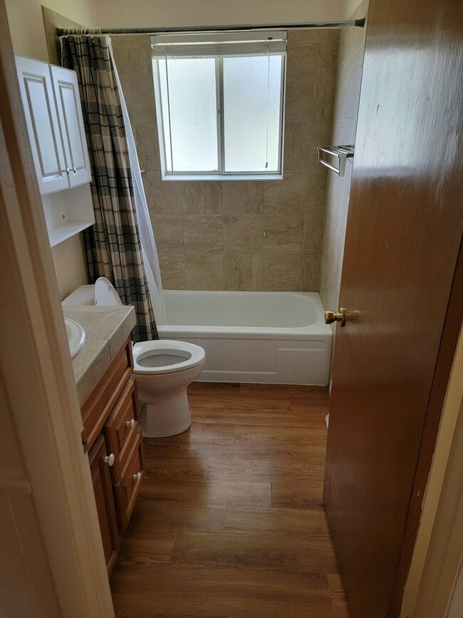 Building Photo - 748 Bunyan Ct