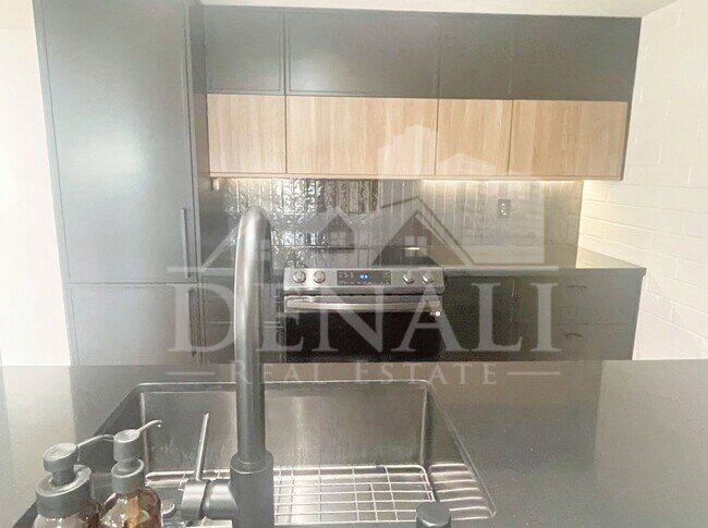 Building Photo - 6026 N 79th St
