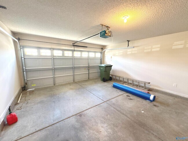 Building Photo - 104 NW Imogene Way