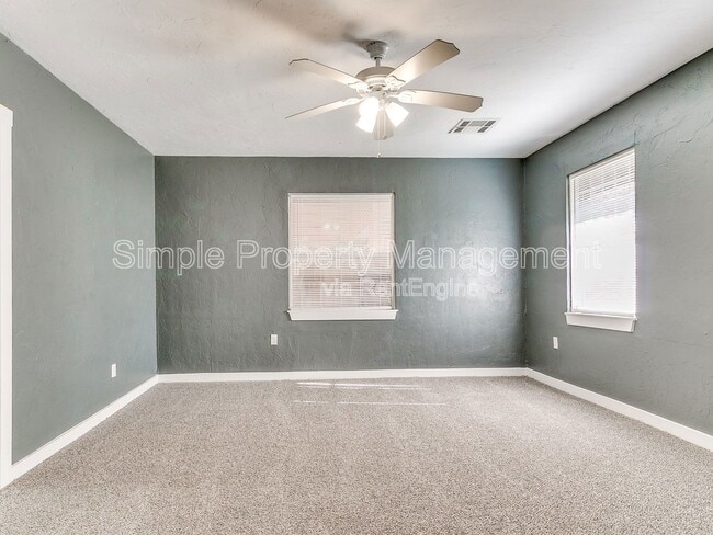 Building Photo - 2605 N Robinson Ave