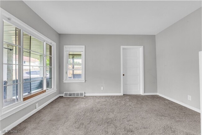 Building Photo - 4307 Gifford Ave