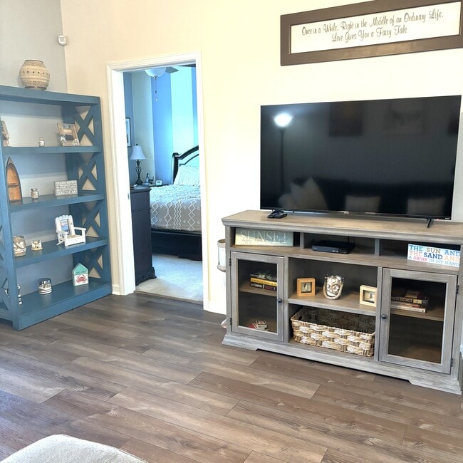 Building Photo - 6253 Catalina Dr