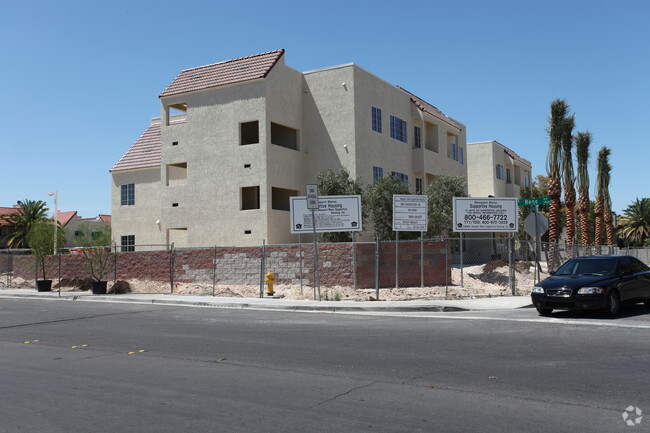 Building Photo - Bob Hogan Apartments