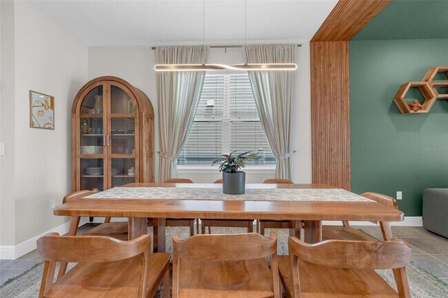 Building Photo - 2019 Sunshine Peak Dr