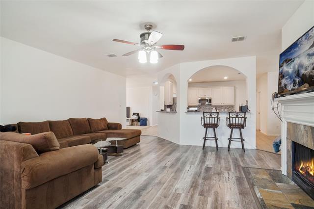 Building Photo - 8652 Fernhill Dr