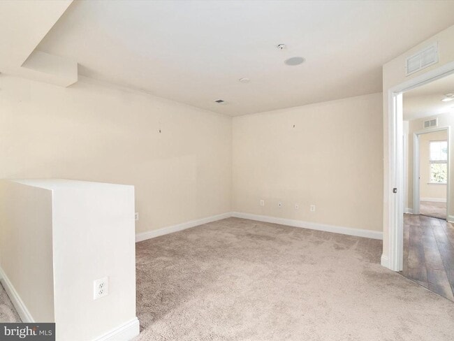 Building Photo - 1221 Orchid Rd