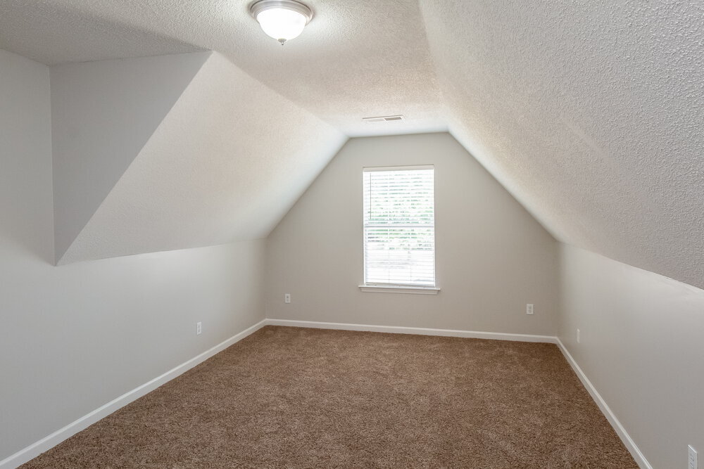 Building Photo - 6443 White Hawk Ln
