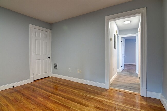 Building Photo - 88 Old Colony Ave