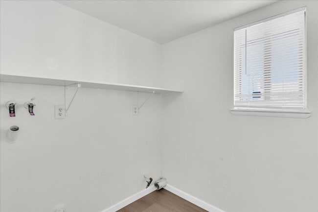 Building Photo - 8922 I Ave