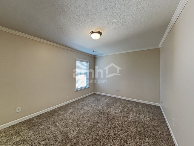 Building Photo - 104 Farms Springs Drive