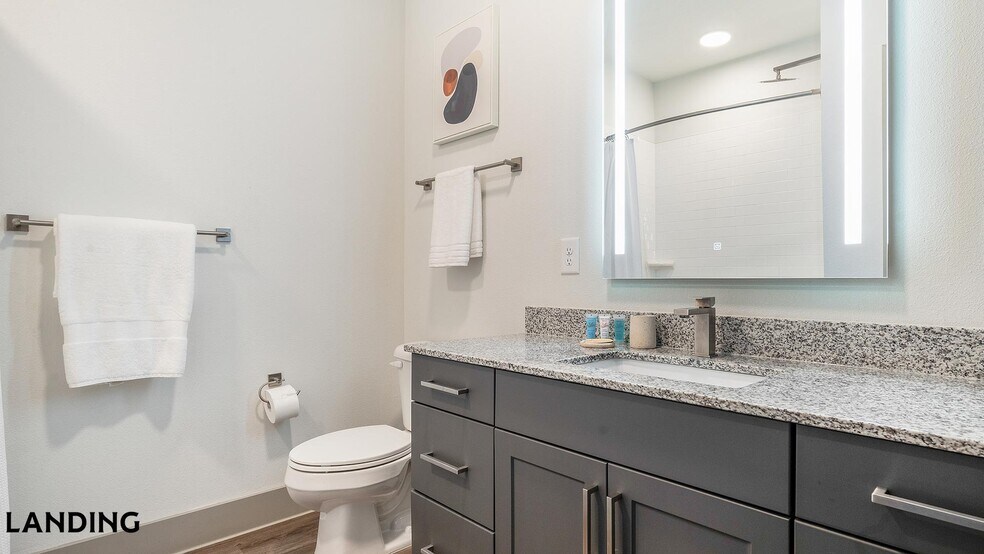 Building Photo - 2995 Railside Lp