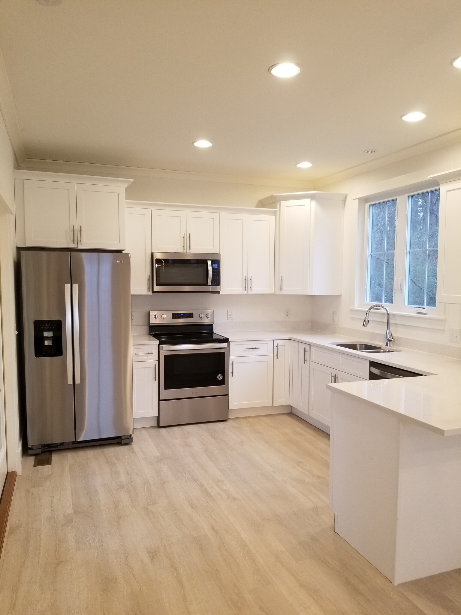 Building Photo - 417 Juniper Dr