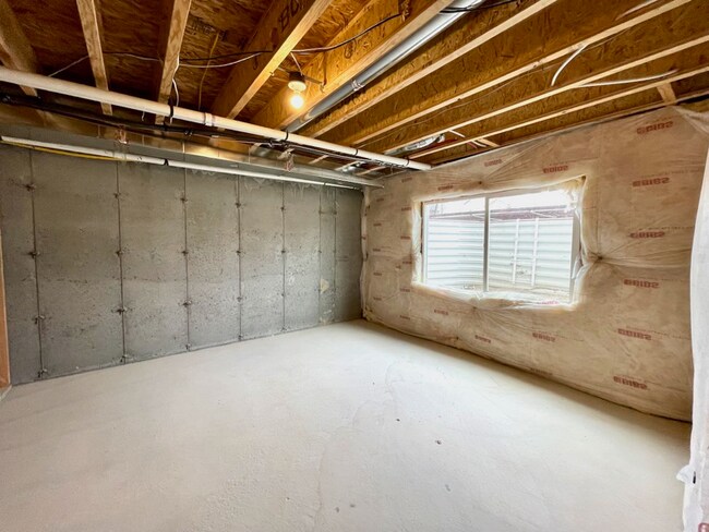 Building Photo - 3990 W 1530 N