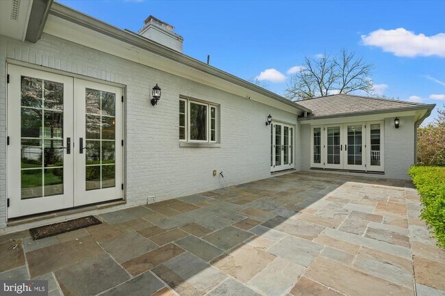 Building Photo - 4905 Dorset Ave