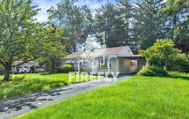 Building Photo - Charming Ranch Home in Hempfield School Di...