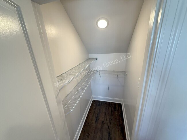 Building Photo - 3BR/3.5BA South Grove For Rent