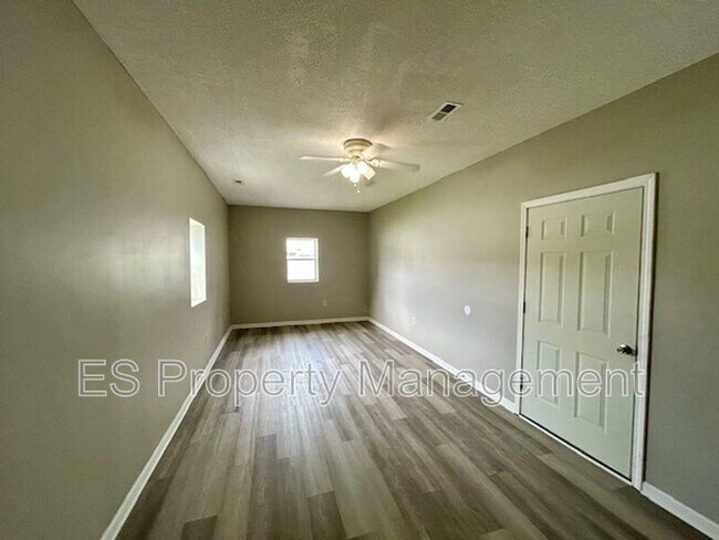 Building Photo - 1408 Holland St