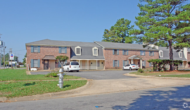 Building Photo - X-Bristol Manor