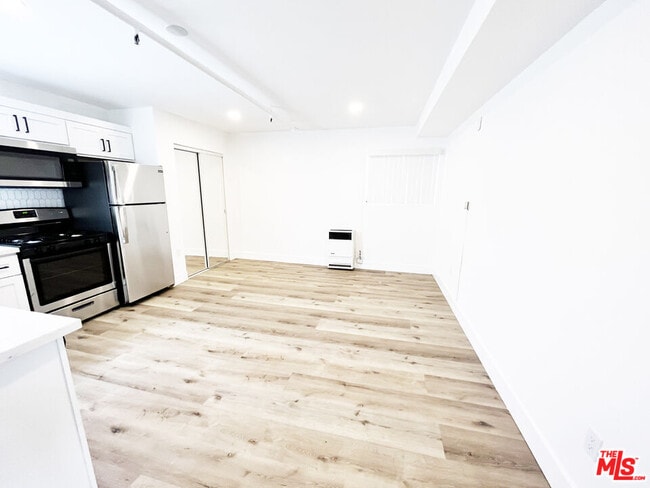 Building Photo - 11430 Cedar Ave