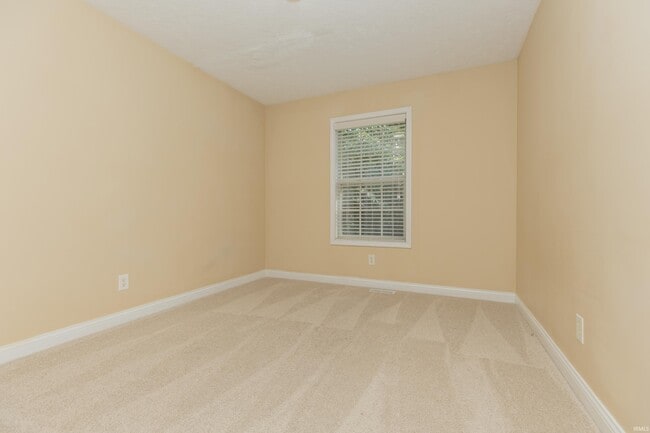 Building Photo - 10599 Tecumseh Dr