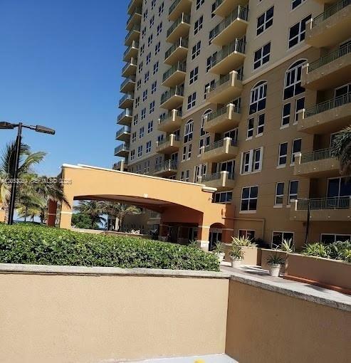 Building Photo - 2080 S Ocean Dr