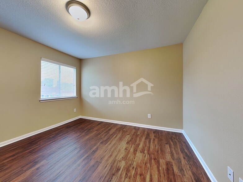 Building Photo - 22927 Lily Creek Dr