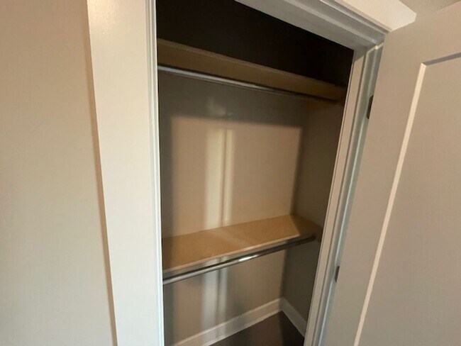 Building Photo - 2755/57 S Greenleaf Cir