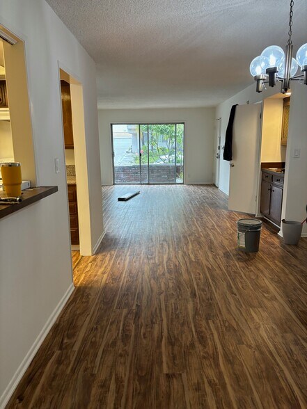 Primary Photo - 1118 S Oakhurst Dr