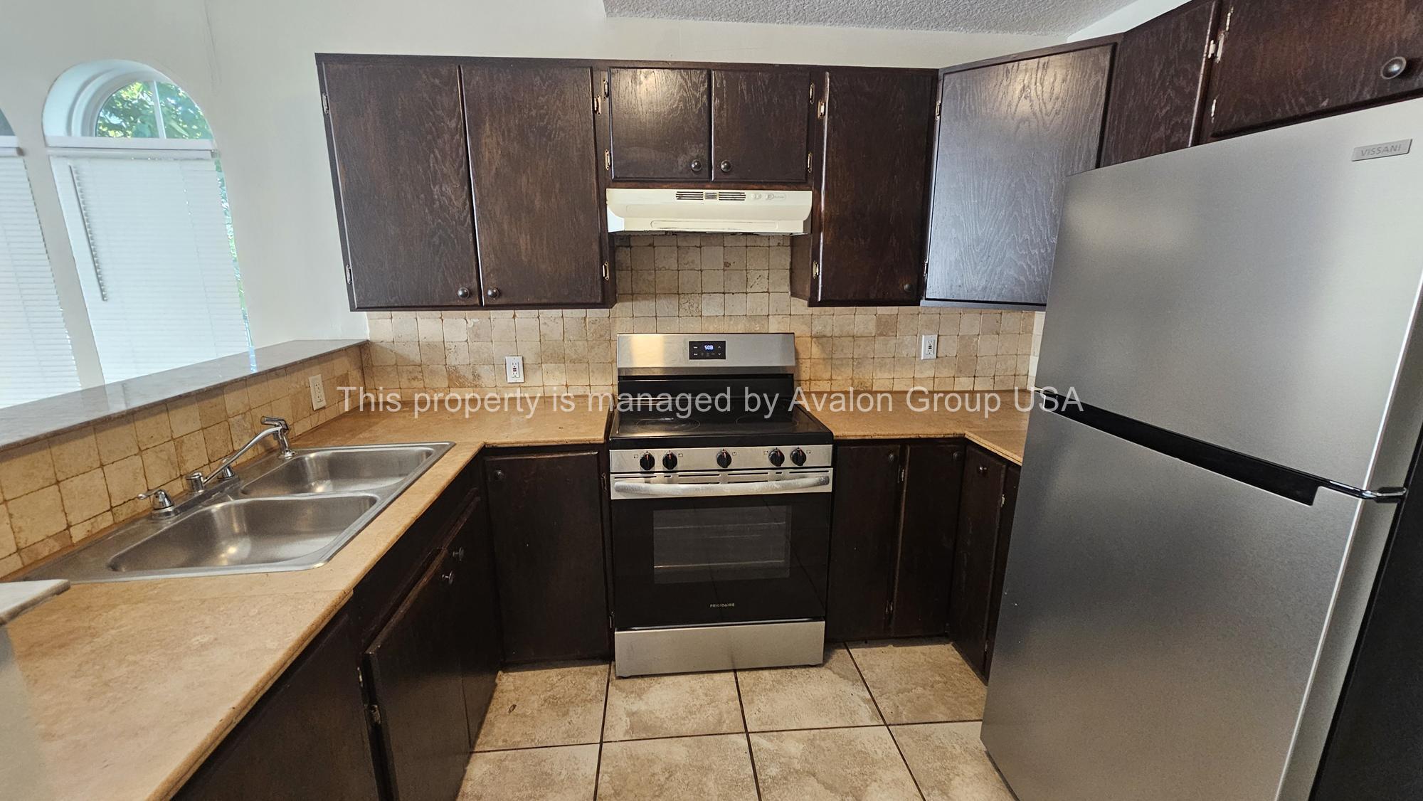 Building Photo - 2373 Broadway Ave