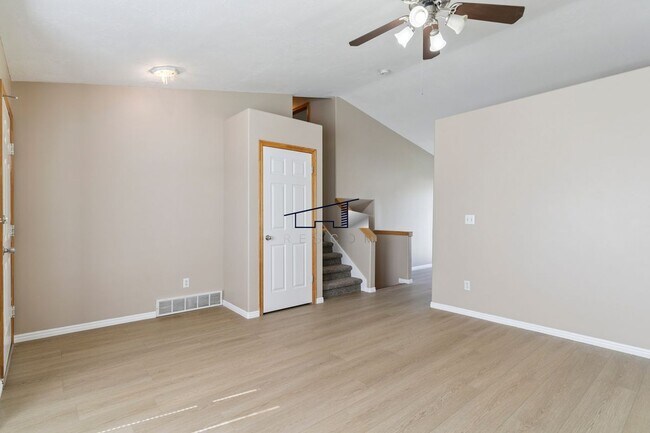 Building Photo - 4935 S 3975 W